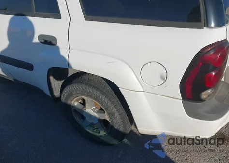 2005 Chevrolet Trailblazer Ls z USA, uszkodzony, nr VIN 1GNDT13S652205143